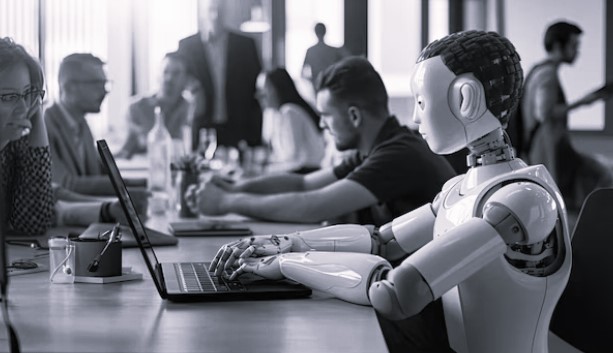 الذكاء الاصطناعي في بيئة العمل… متى يكون استبدال الدور البشري مبررًا؟