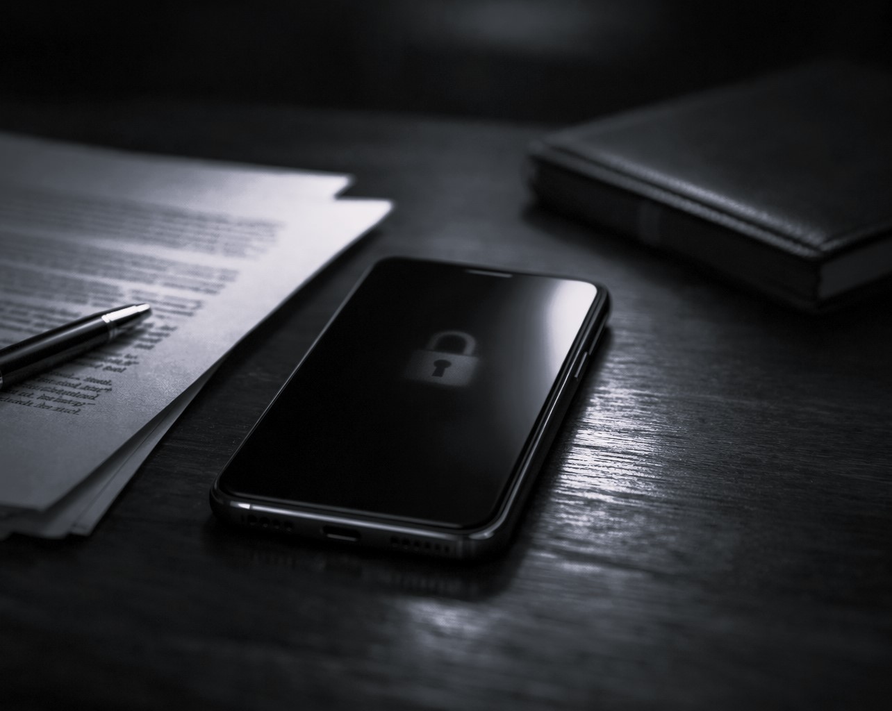 «افتح هاتفك»… هل يحقّ لهم؟